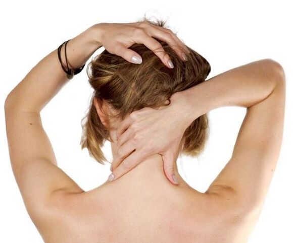 Dolor en el cuello en la primera etapa de la osteocondrosis