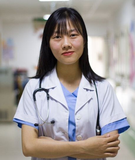 Neuropatólogo que determina el tratamiento de la osteocondrosis cervical.